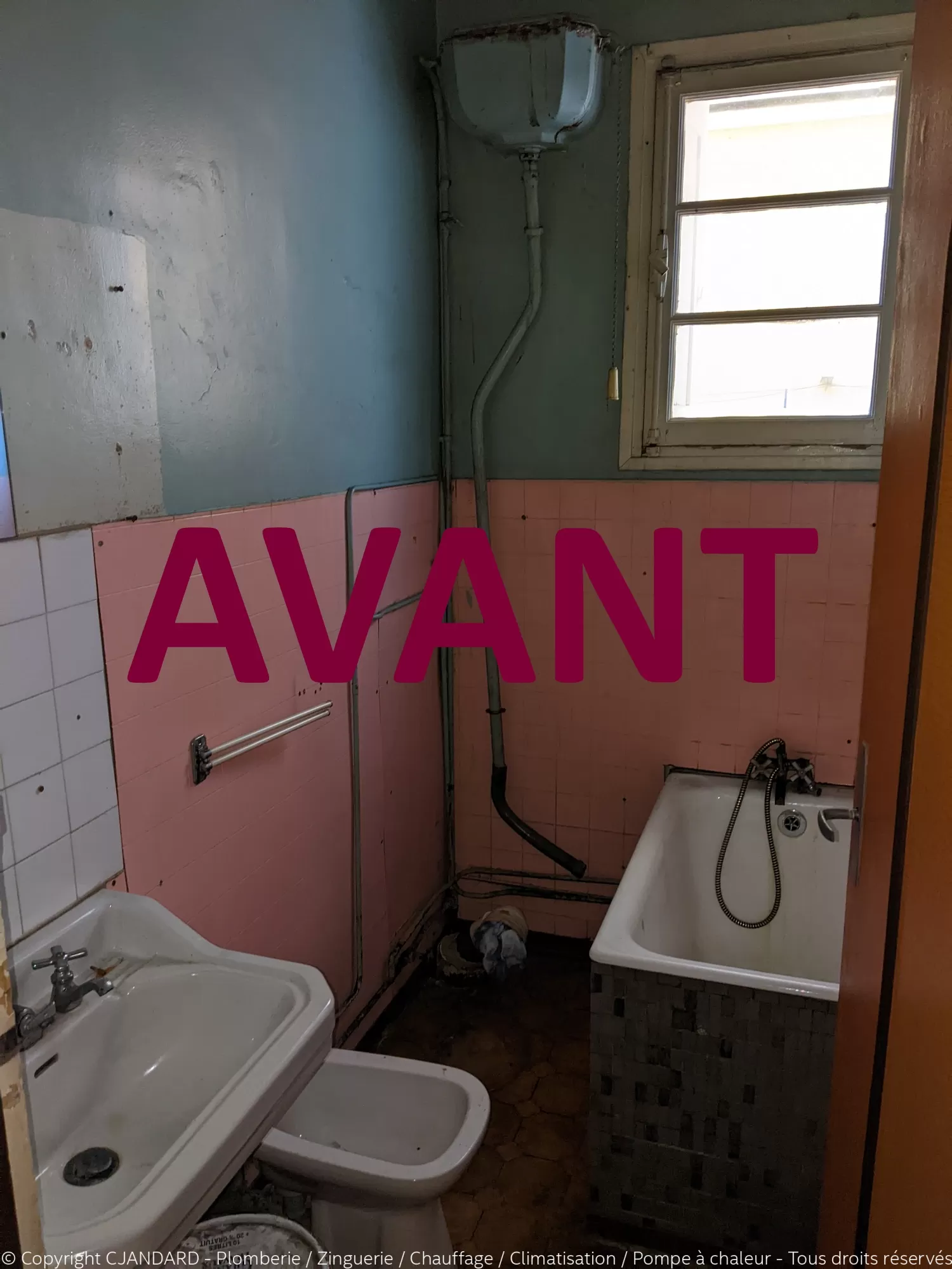 Salle d'eau avant